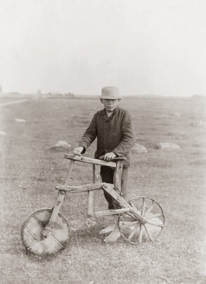 Tarvastu jalgrattasõitja (30 x 42 cm)