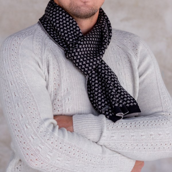 Tumehall sall "Hanesilm" - Image 3