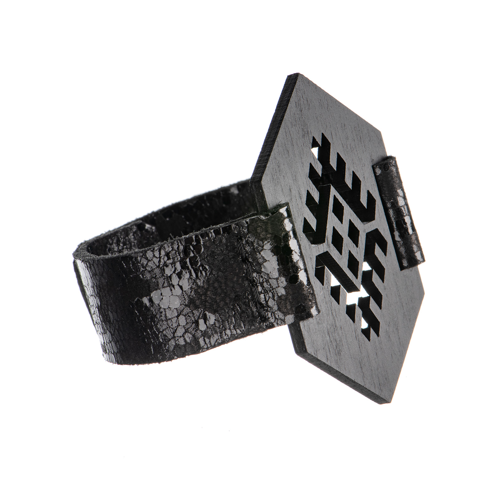 Kitsa rihmaga käevõru "Vägi", suurus S