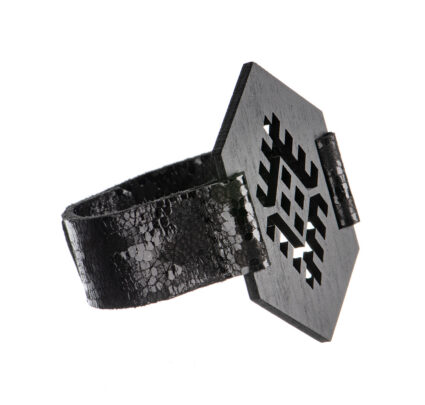 Kitsa rihmaga käevõru "Vägi", suurus M