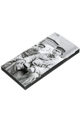 Tume kamašokolaad rosinatega