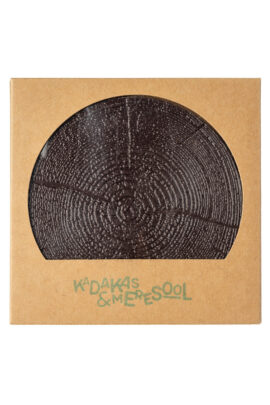 Saaremaa kadakakäbide ja meresoolaga šokolaad