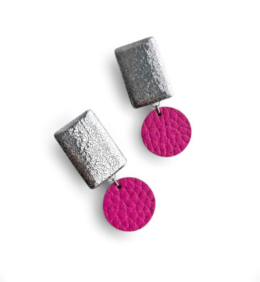 Hõbedased kõrvarõngad roosast nahast